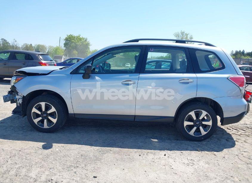 Photo 15 of 2018 Subaru Forester 2.5I (VIN JF2SJABC2JH463734)