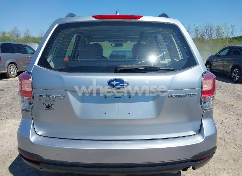 Photo 17 of 2018 Subaru Forester 2.5I (VIN JF2SJABC2JH463734)