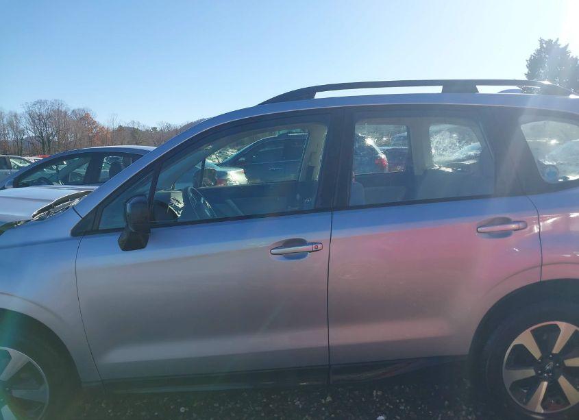 Photo 14 of 2018 Subaru Forester 2.5I (VIN JF2SJABC3JH569125)