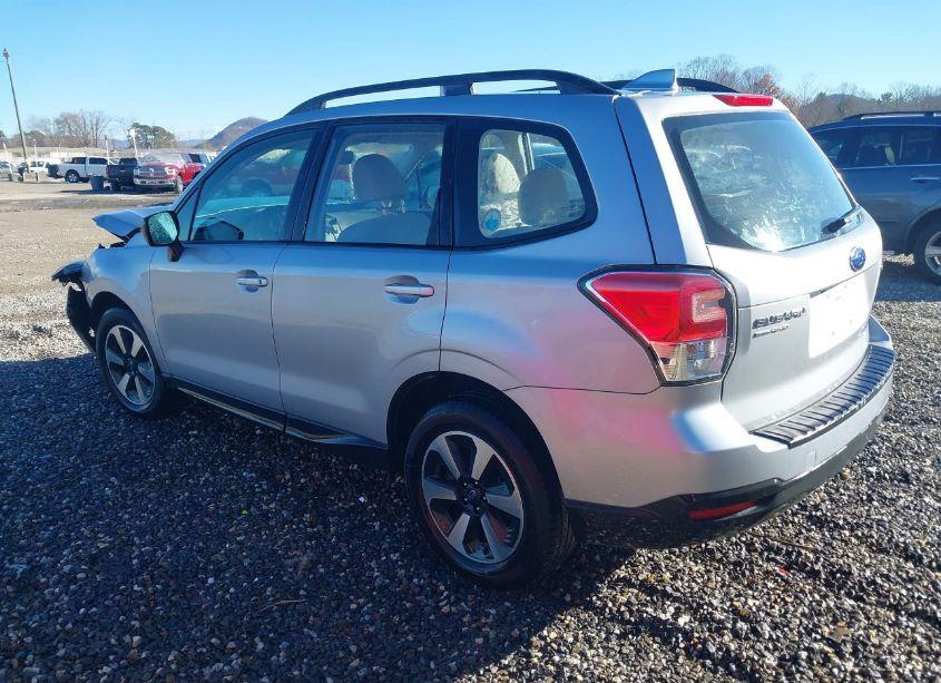 Photo 3 of 2018 Subaru Forester 2.5I (VIN JF2SJABC3JH569125)