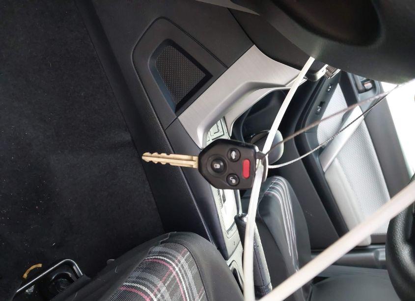 Photo 11 of 2018 Subaru Forester 2.5I (VIN JF2SJABC3JH573529)