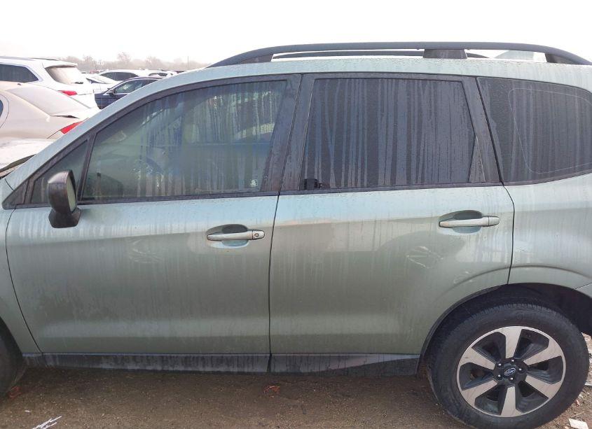 Photo 14 of 2018 Subaru Forester 2.5I (VIN JF2SJABC3JH573529)