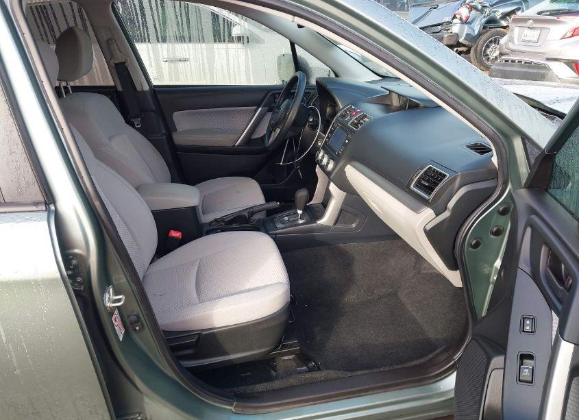 Photo 5 of 2018 Subaru Forester 2.5I (VIN JF2SJABC3JH573529)