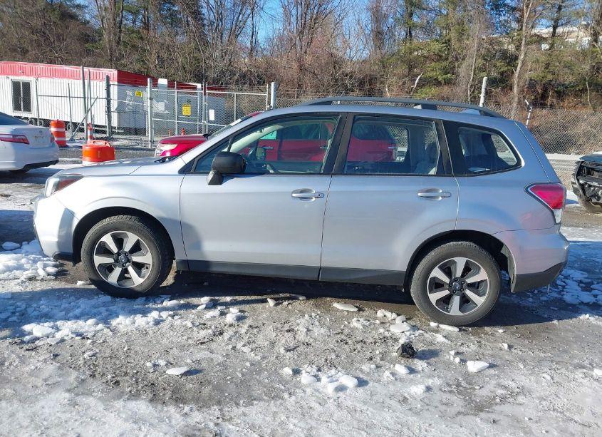 Photo 14 of 2018 Subaru Forester 2.5I (VIN JF2SJABC3JH576771)