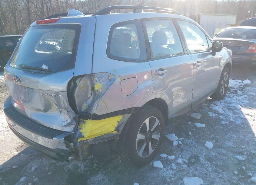 Photo 4 of 2018 Subaru Forester 2.5I (VIN JF2SJABC3JH576771)