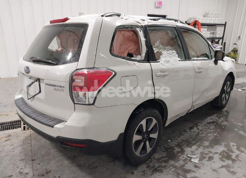 Photo 4 of 2017 Subaru Forester 2.5I (VIN JF2SJABC4HH528397)