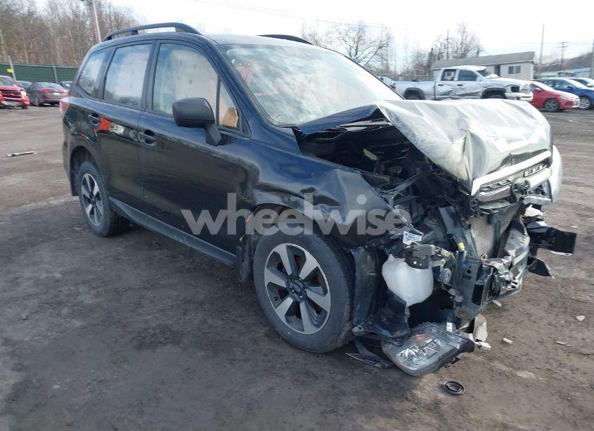2018 Subaru Forester 2.5I (VIN JF2SJABC4JH487954) main photo