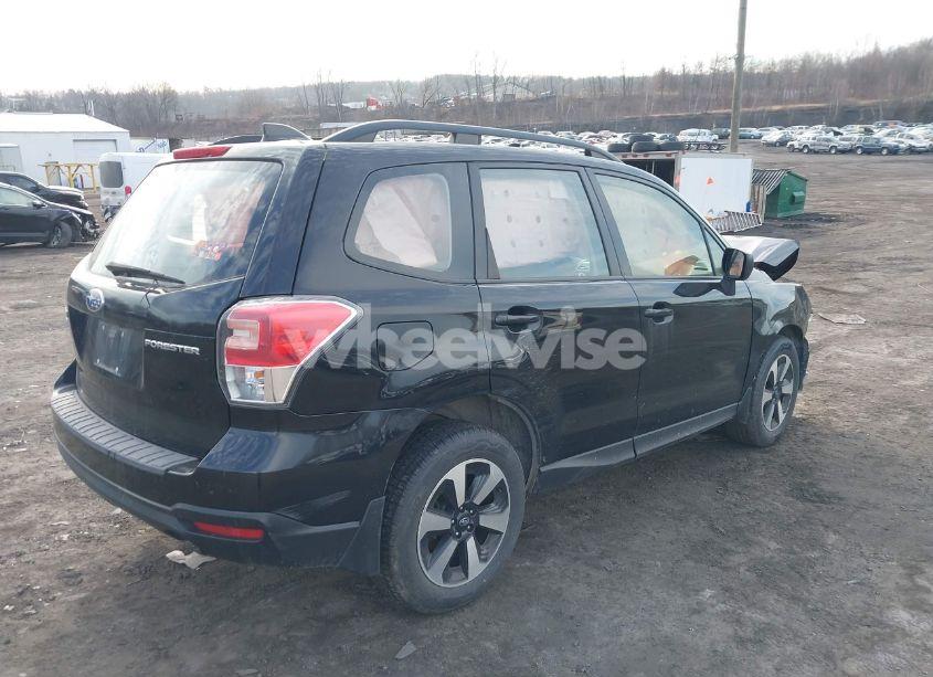 Photo 4 of 2018 Subaru Forester 2.5I (VIN JF2SJABC4JH487954)