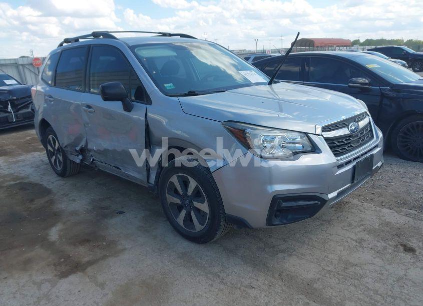 2017 Subaru Forester 2.5I (VIN JF2SJABC5HH493885) main photo