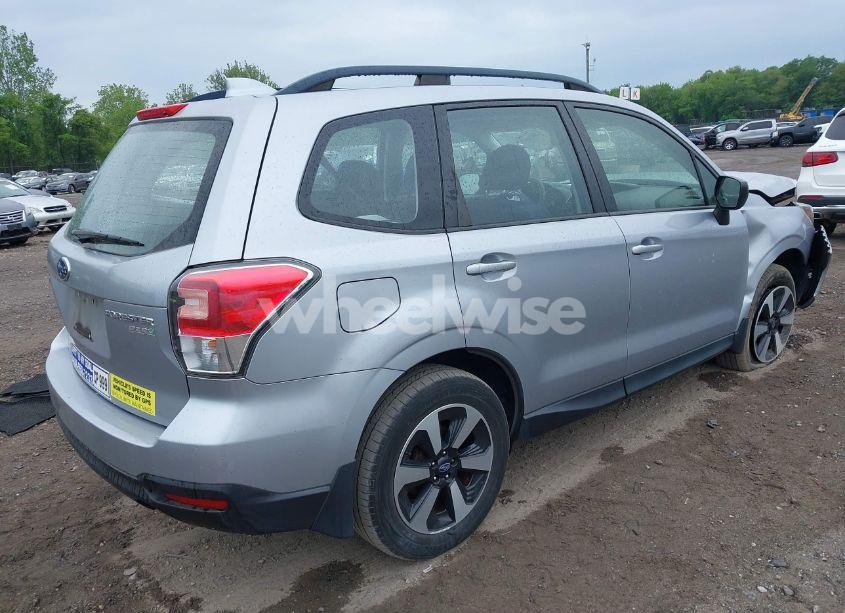 Photo 4 of 2017 Subaru Forester 2.5I (VIN JF2SJABC5HH532894)