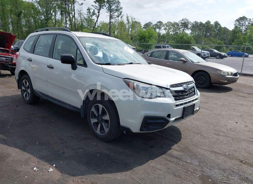 2018 Subaru Forester 2.5I (VIN JF2SJABC5JH444739) main photo
