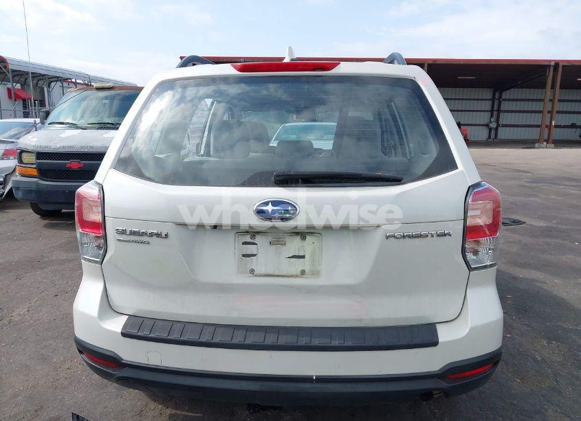 Photo 17 of 2018 Subaru Forester 2.5I (VIN JF2SJABC5JH444739)