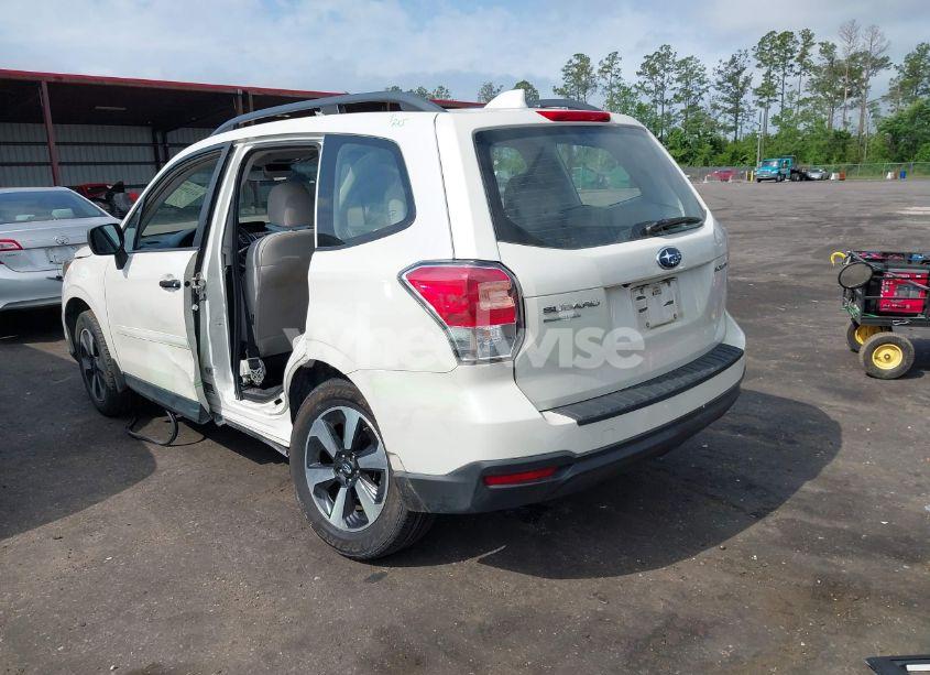 Photo 3 of 2018 Subaru Forester 2.5I (VIN JF2SJABC5JH444739)