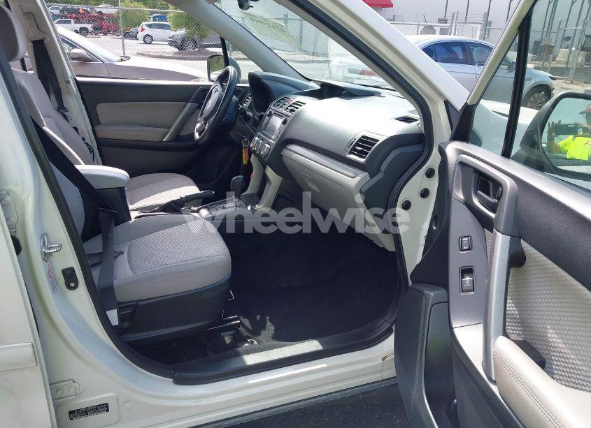 Photo 5 of 2018 Subaru Forester 2.5I (VIN JF2SJABC5JH444739)