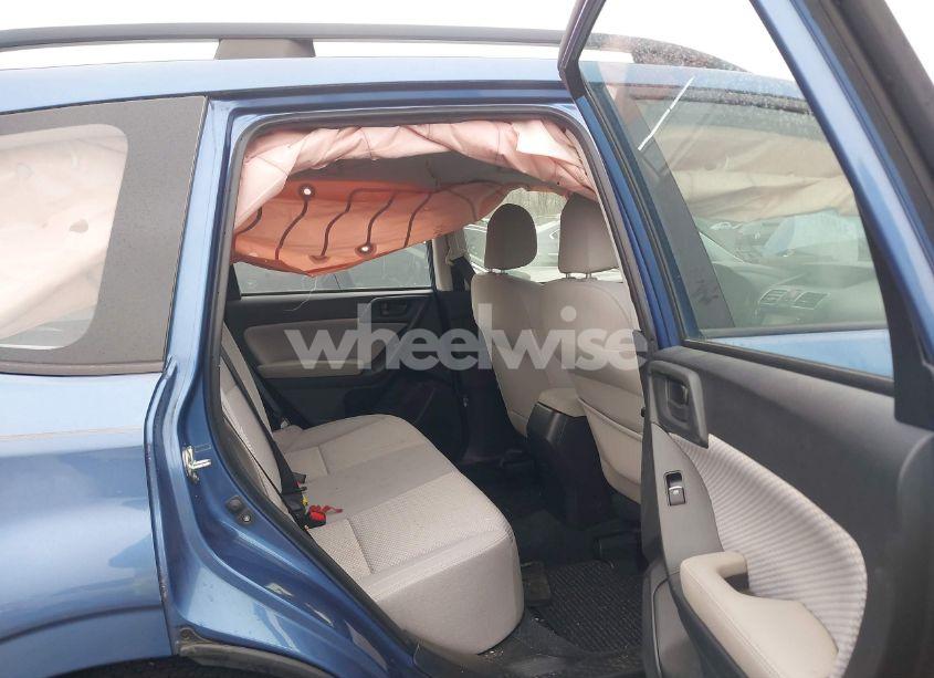 Photo 8 of 2018 Subaru Forester 2.5I (VIN JF2SJABC5JH497277)