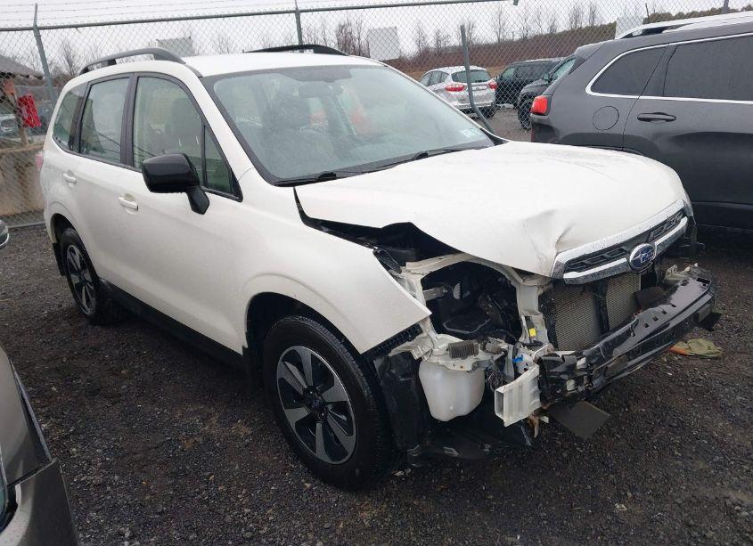 2018 Subaru Forester 2.5I (VIN JF2SJABC5JH508844) main photo