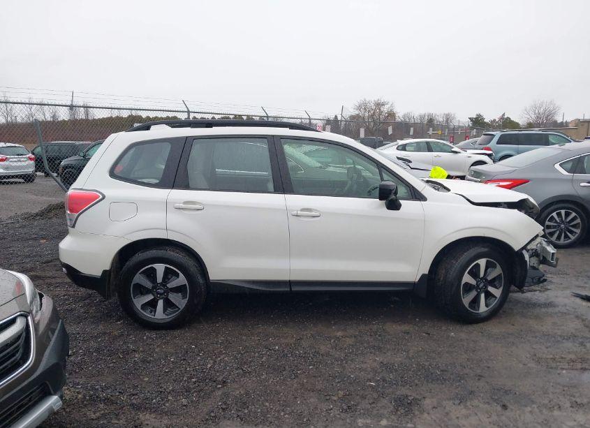 Photo 14 of 2018 Subaru Forester 2.5I (VIN JF2SJABC5JH508844)