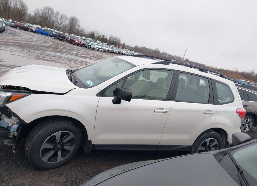 Photo 15 of 2018 Subaru Forester 2.5I (VIN JF2SJABC5JH508844)