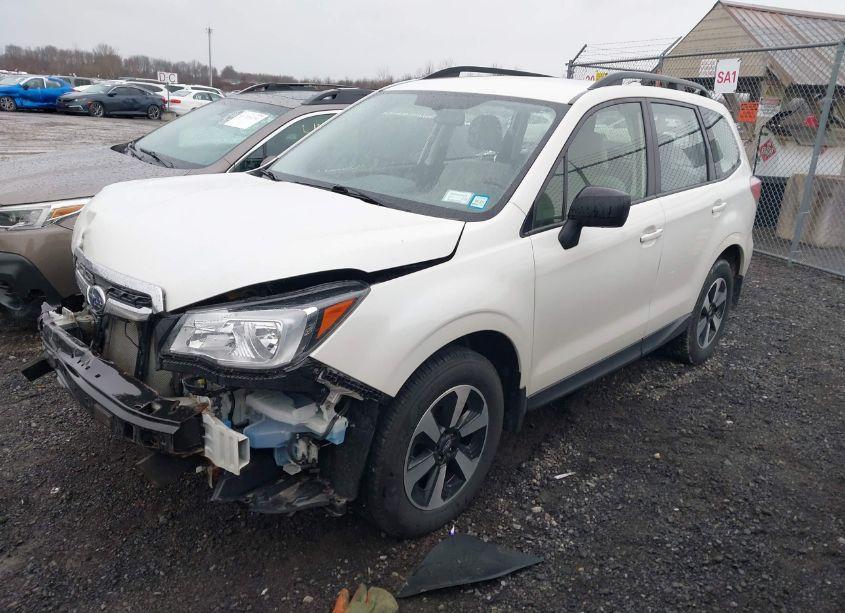 Photo 2 of 2018 Subaru Forester 2.5I (VIN JF2SJABC5JH508844)