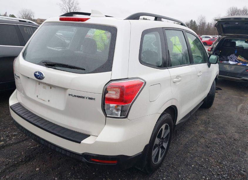 Photo 4 of 2018 Subaru Forester 2.5I (VIN JF2SJABC5JH508844)