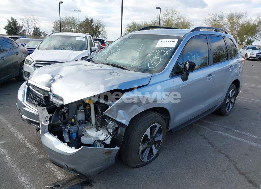 Photo 2 of 2018 Subaru Forester 2.5I (VIN JF2SJABC6JH414729)