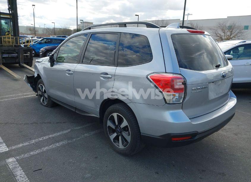 Photo 3 of 2018 Subaru Forester 2.5I (VIN JF2SJABC6JH414729)