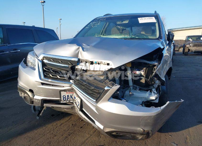 Photo 6 of 2018 Subaru Forester 2.5I (VIN JF2SJABC6JH414729)