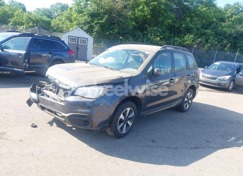 Photo 2 of 2018 Subaru Forester 2.5I (VIN JF2SJABC6JH422894)