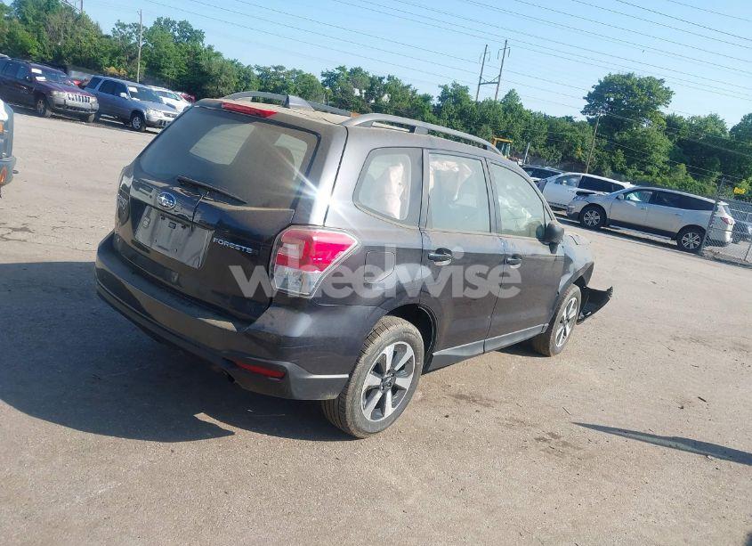 Photo 4 of 2018 Subaru Forester 2.5I (VIN JF2SJABC6JH422894)