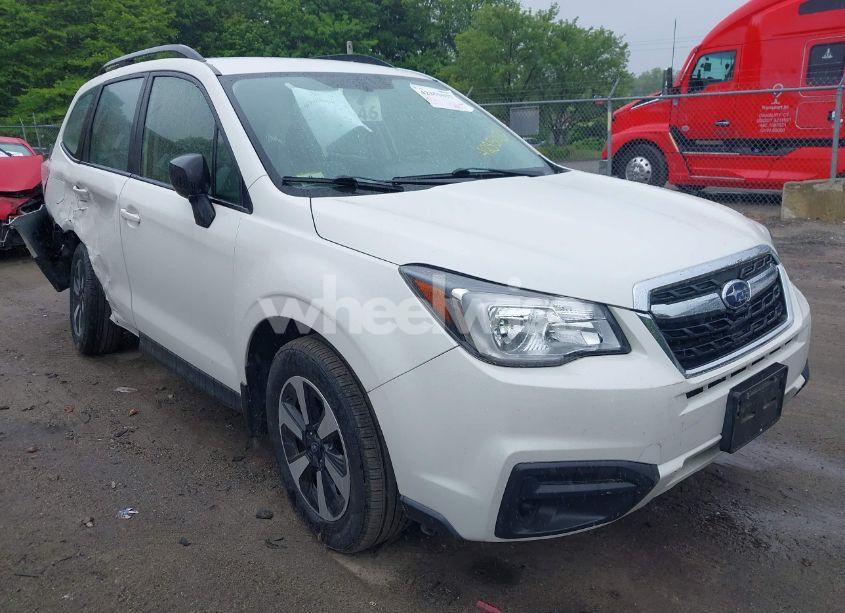 2018 Subaru Forester 2.5I (VIN JF2SJABC6JH467947) main photo