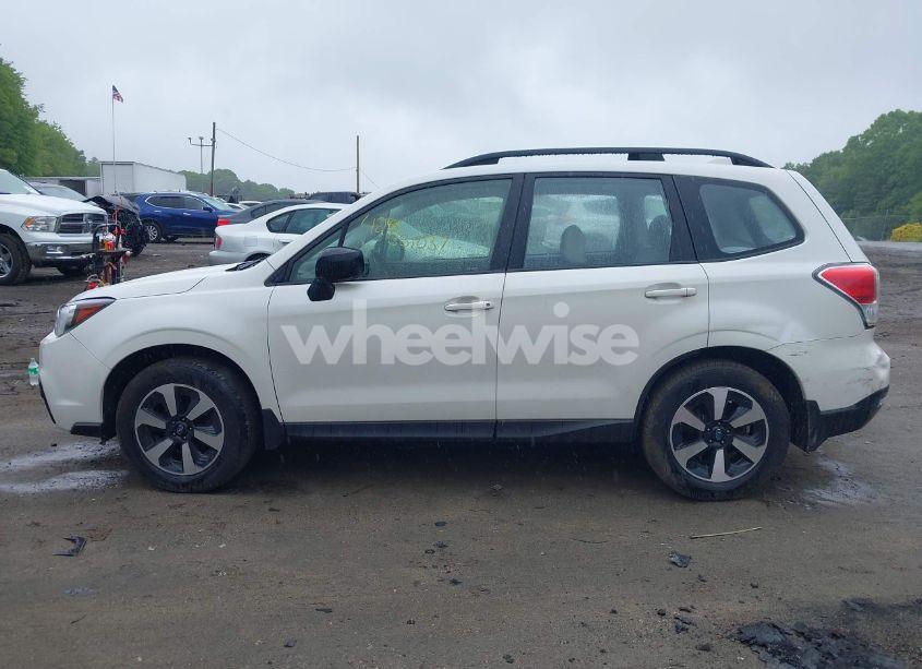 Photo 14 of 2018 Subaru Forester 2.5I (VIN JF2SJABC6JH467947)