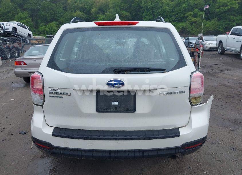 Photo 16 of 2018 Subaru Forester 2.5I (VIN JF2SJABC6JH467947)