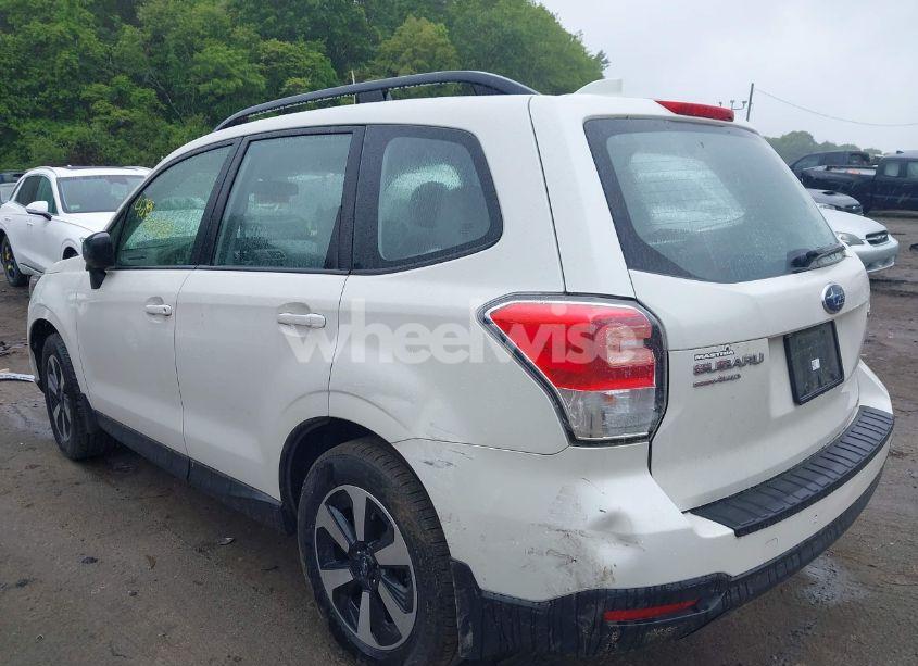 Photo 3 of 2018 Subaru Forester 2.5I (VIN JF2SJABC6JH467947)