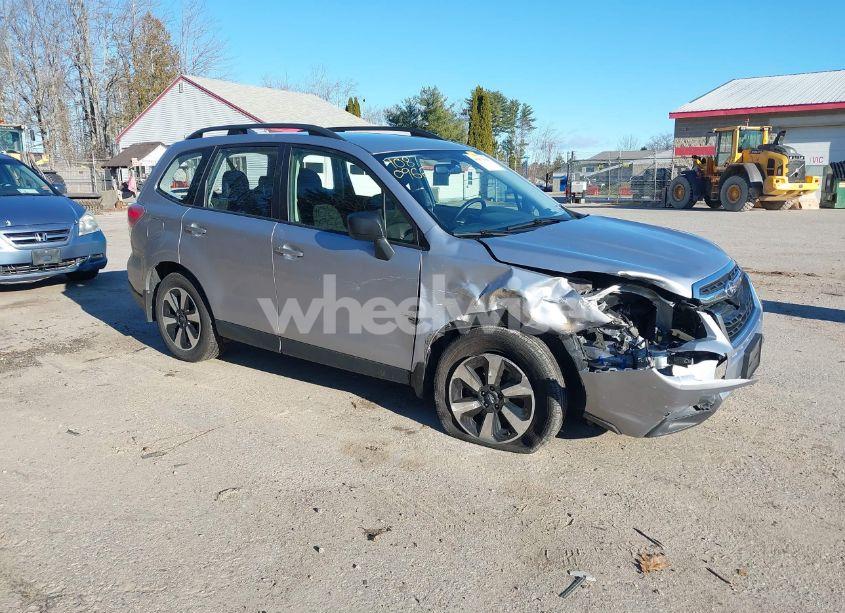 2018 Subaru Forester 2.5I (VIN JF2SJABC6JH492573) main photo