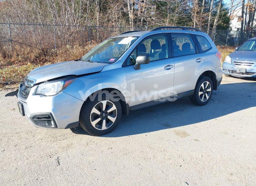 Photo 2 of 2018 Subaru Forester 2.5I (VIN JF2SJABC6JH492573)