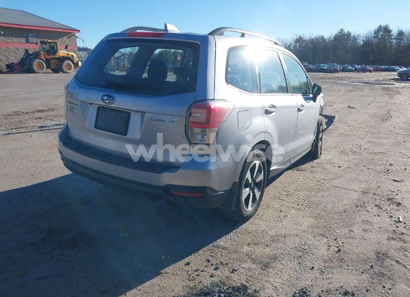 Photo 4 of 2018 Subaru Forester 2.5I (VIN JF2SJABC6JH492573)