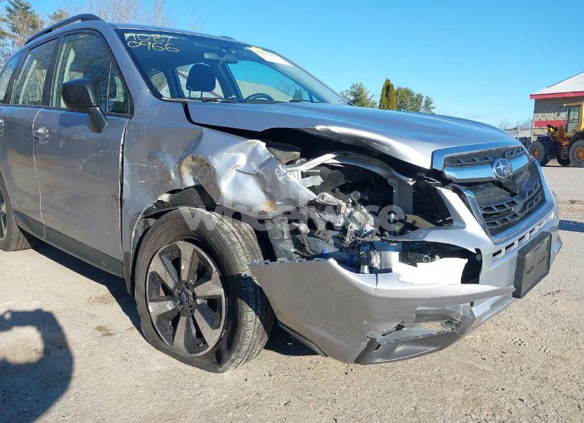 Photo 6 of 2018 Subaru Forester 2.5I (VIN JF2SJABC6JH492573)