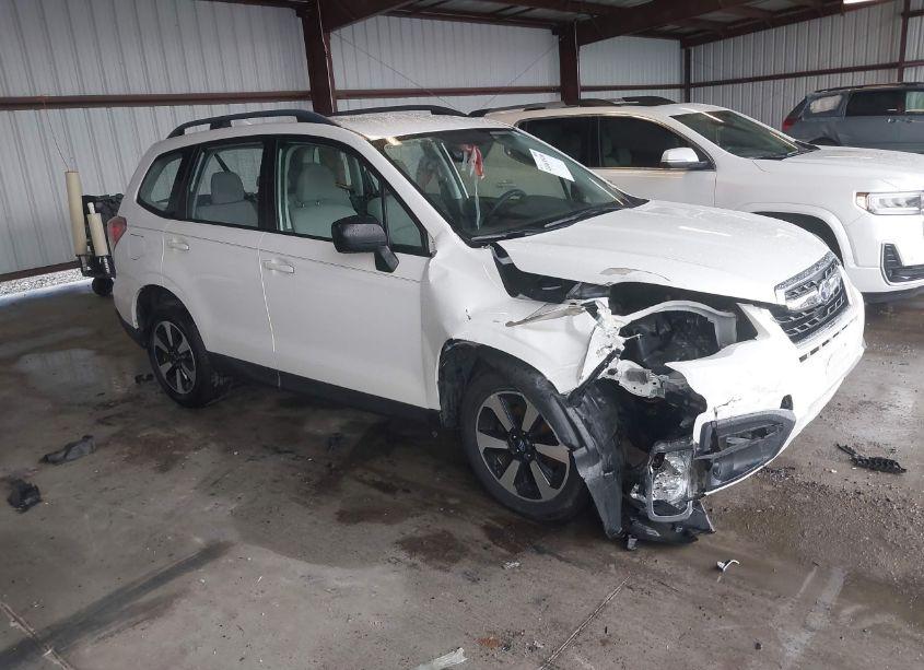 2018 Subaru Forester 2.5I (VIN JF2SJABC6JH576831) main photo