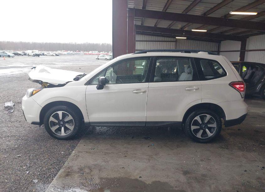 Photo 14 of 2018 Subaru Forester 2.5I (VIN JF2SJABC6JH576831)