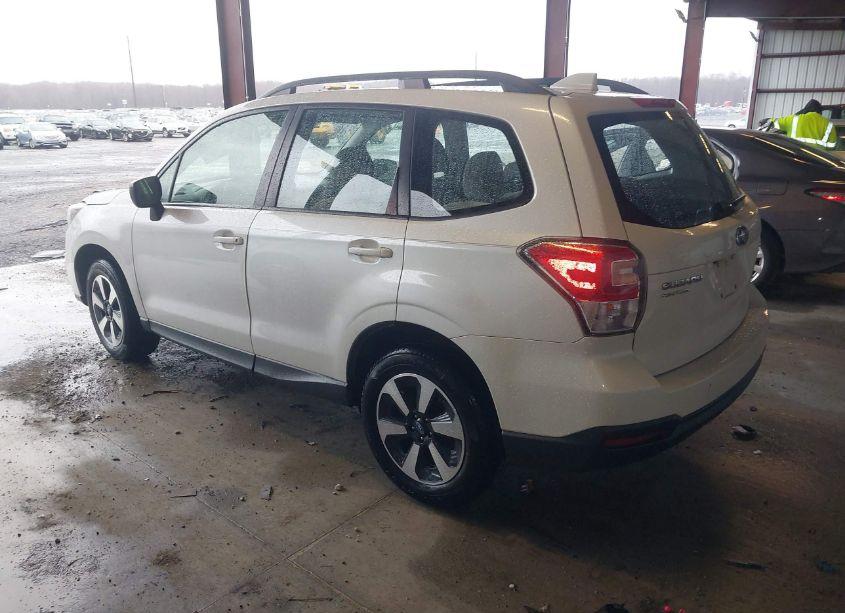 Photo 3 of 2018 Subaru Forester 2.5I (VIN JF2SJABC6JH576831)