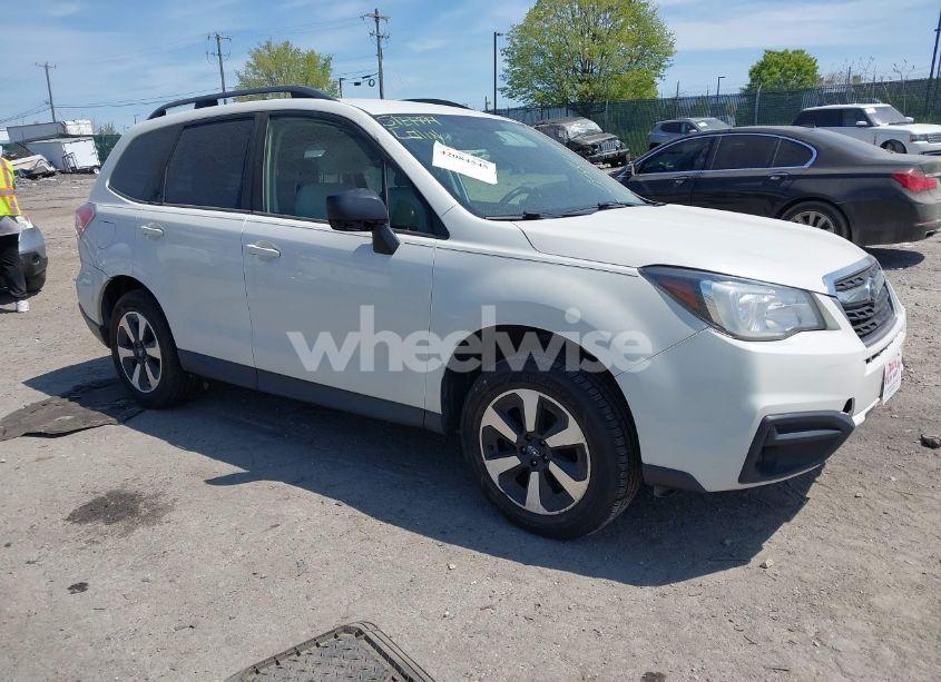 2017 Subaru Forester 2.5I (VIN JF2SJABC7HH558123) main photo