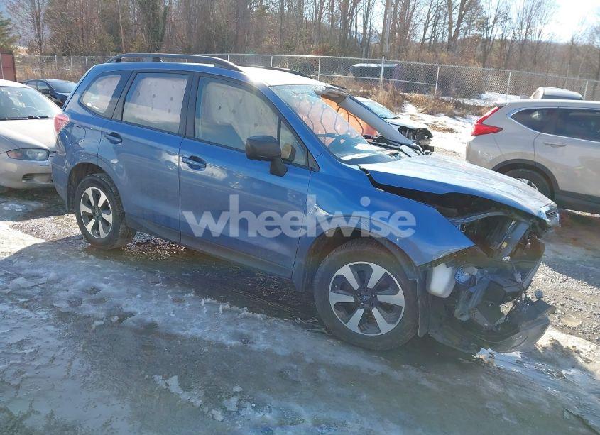 2018 Subaru Forester 2.5I (VIN JF2SJABC8JH488301) main photo