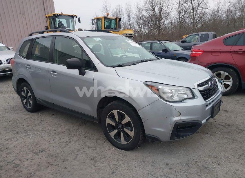 2018 Subaru Forester 2.5I (VIN JF2SJABC8JH524178) main photo
