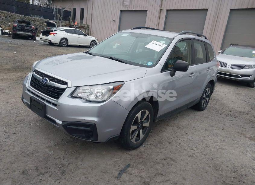 Photo 2 of 2018 Subaru Forester 2.5I (VIN JF2SJABC8JH524178)