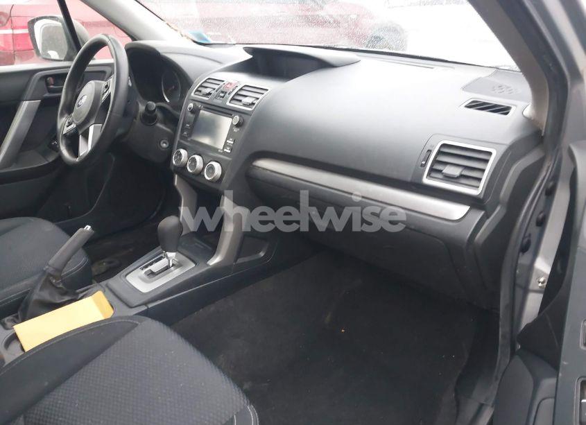 Photo 5 of 2018 Subaru Forester 2.5I (VIN JF2SJABC8JH524178)