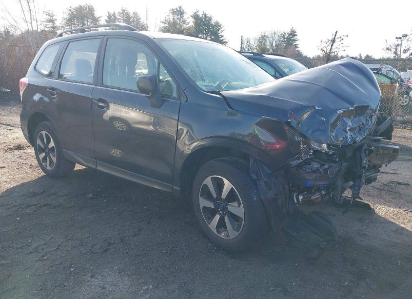 2018 Subaru Forester 2.5I (VIN JF2SJABC8JH589824) main photo