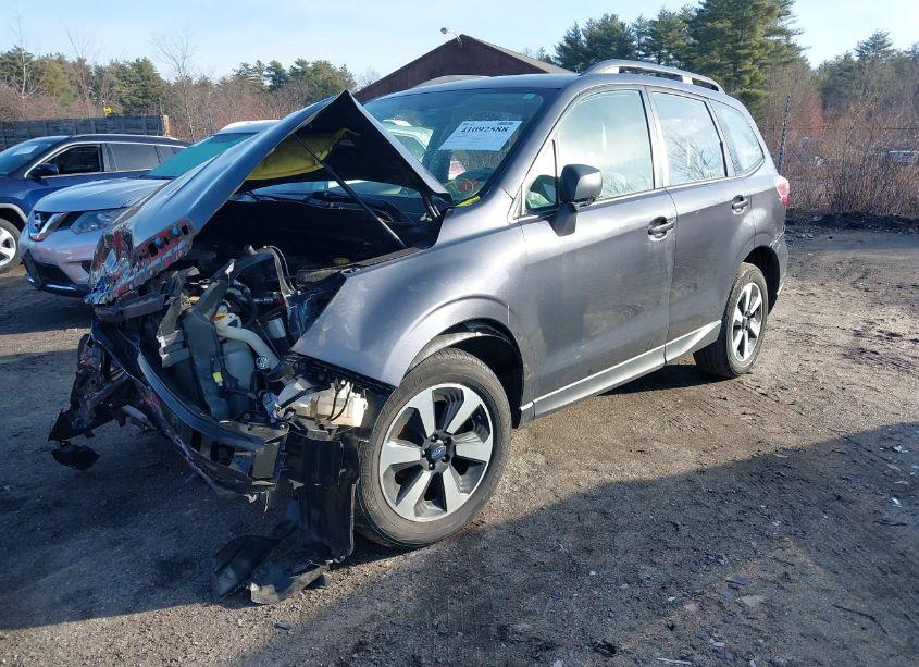 Photo 2 of 2018 Subaru Forester 2.5I (VIN JF2SJABC8JH589824)