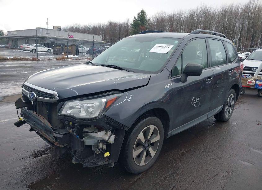 Photo 2 of 2018 Subaru Forester 2.5I (VIN JF2SJABC9JH431315)