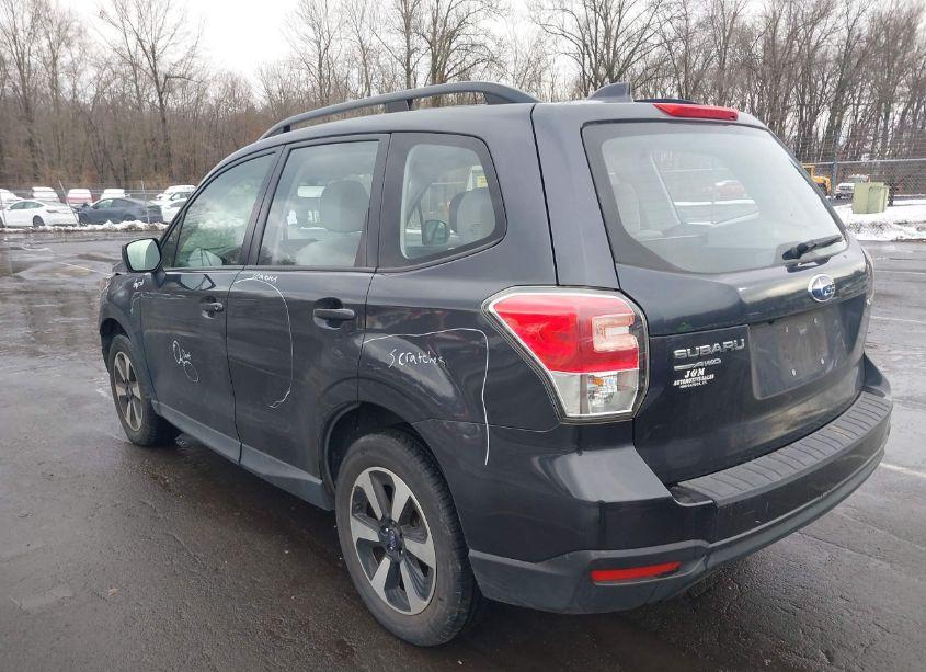 Photo 3 of 2018 Subaru Forester 2.5I (VIN JF2SJABC9JH431315)