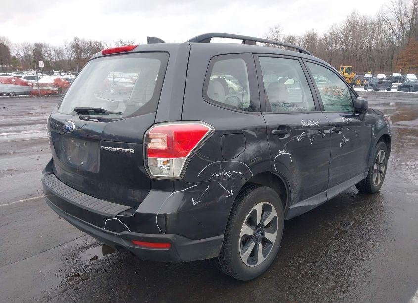 Photo 4 of 2018 Subaru Forester 2.5I (VIN JF2SJABC9JH431315)